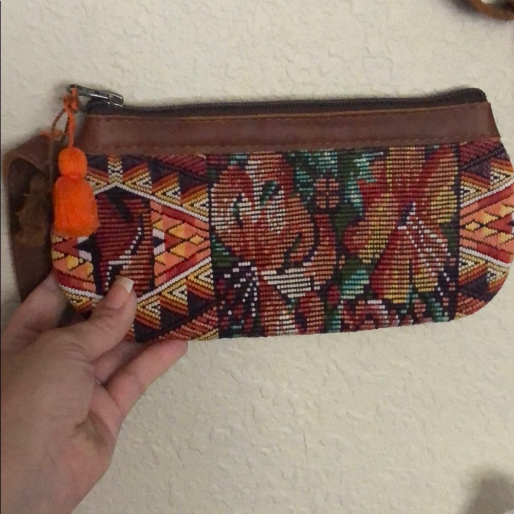 Nena and co clutch